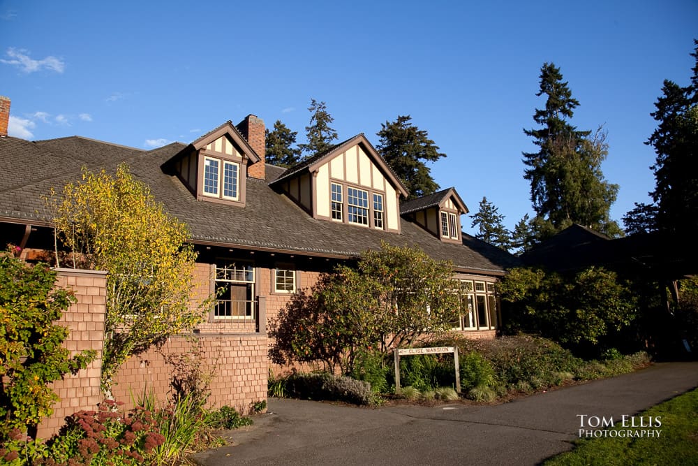 Exterior view of Clise Mansion, Seattle area wedding and reception venue